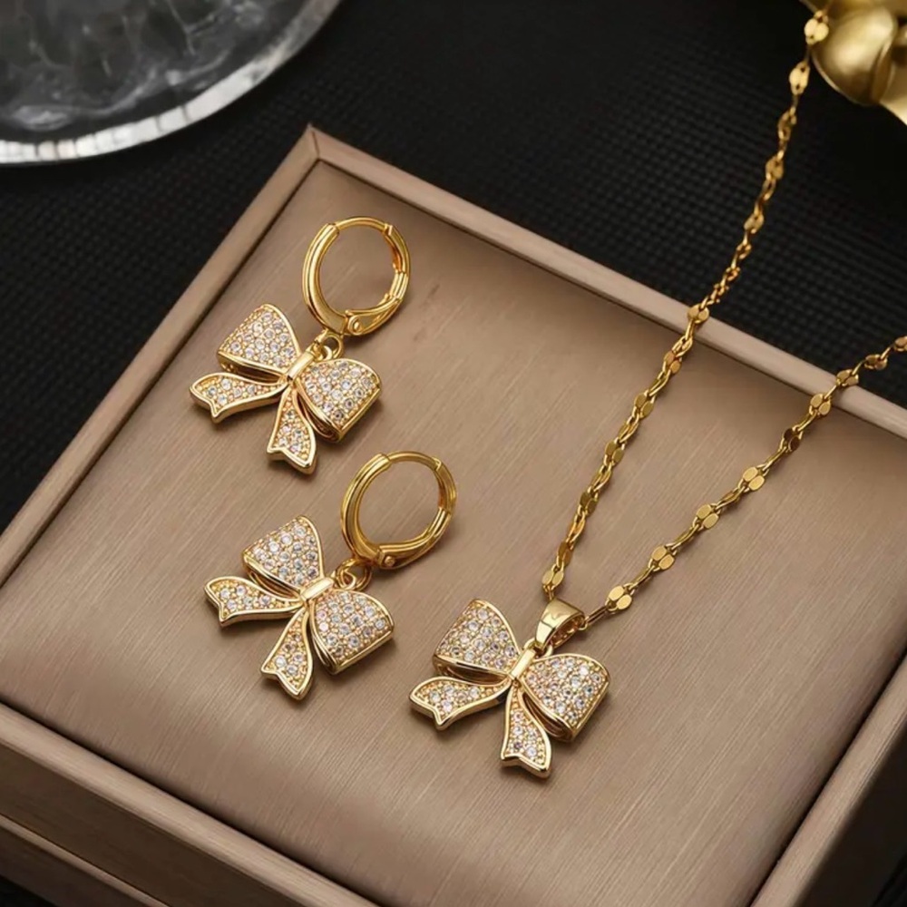 Fashion Jewelry Gold Bow Earrings with Crystal Details